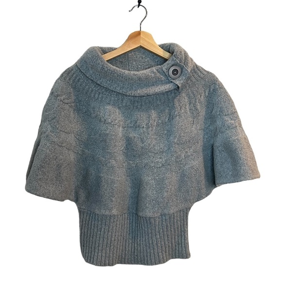 Womens small grey short sleeve sweater shirt - Picture 1 of 5